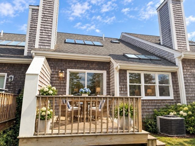 37 Harbor Hill Dr 37, Bourne, MA 02532