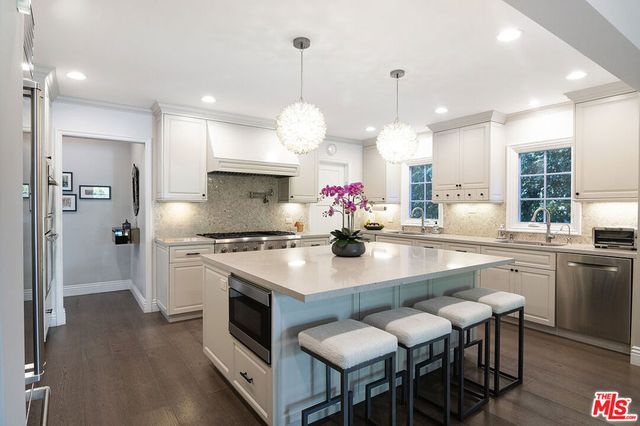 9145 Sawyer Street, Los Angeles, CA 90035