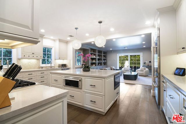 9145 Sawyer Street, Los Angeles, CA 90035