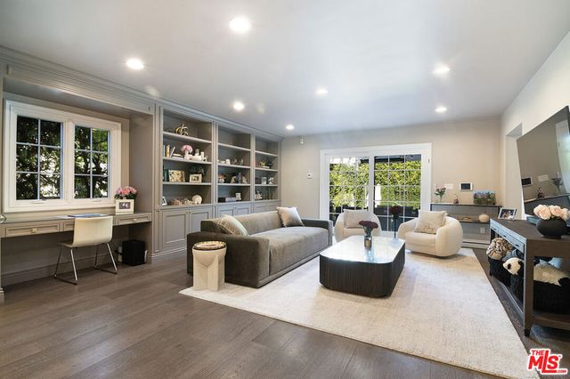 9145 Sawyer Street, Los Angeles, CA 90035