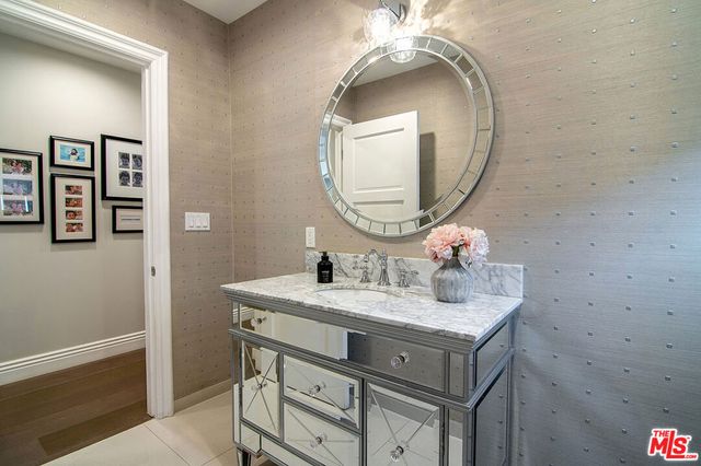 9145 Sawyer Street, Los Angeles, CA 90035