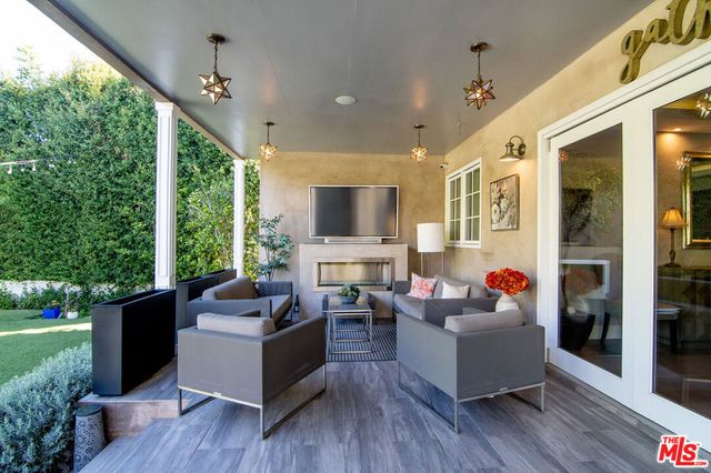 9145 Sawyer Street, Los Angeles, CA 90035