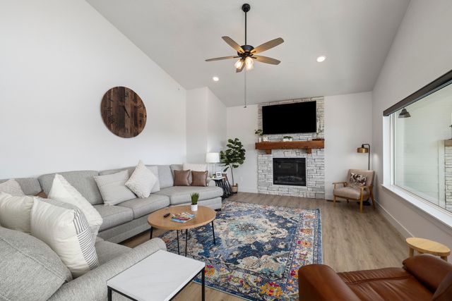 40 Cindy Lane, Branson, MO 65616