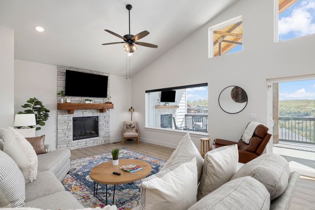 40 Cindy Lane, Branson, MO 65616
