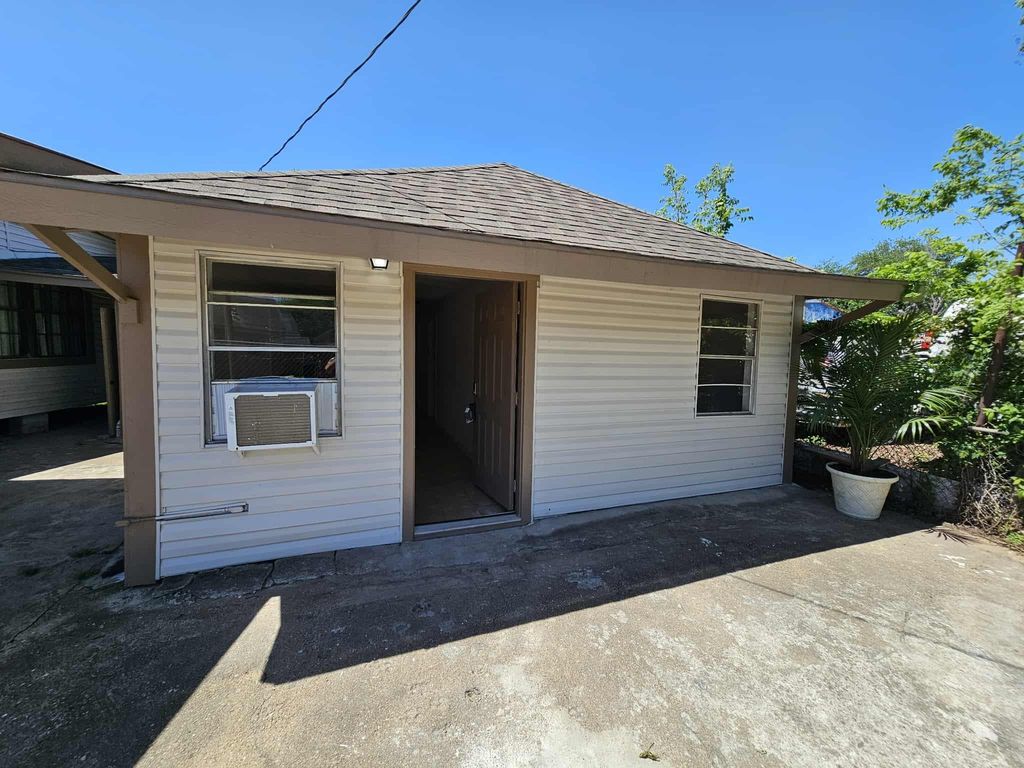 4115 Bering Street B, Houston, TX 77003