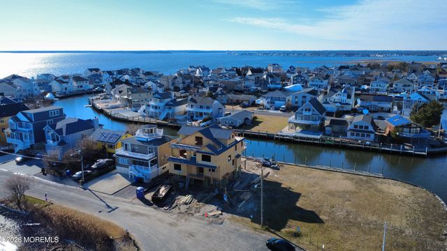 108 Rochester Drive, Brick, NJ 08723