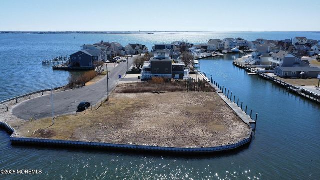 108 Rochester Drive, Brick, NJ 08723