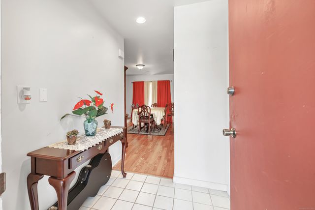 22 Montoya Drive 2, Branford, CT 06405