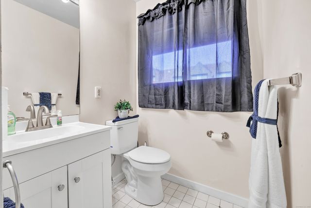 22 Montoya Drive 2, Branford, CT 06405