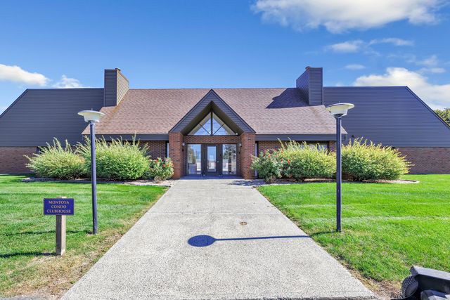 22 Montoya Drive 2, Branford, CT 06405