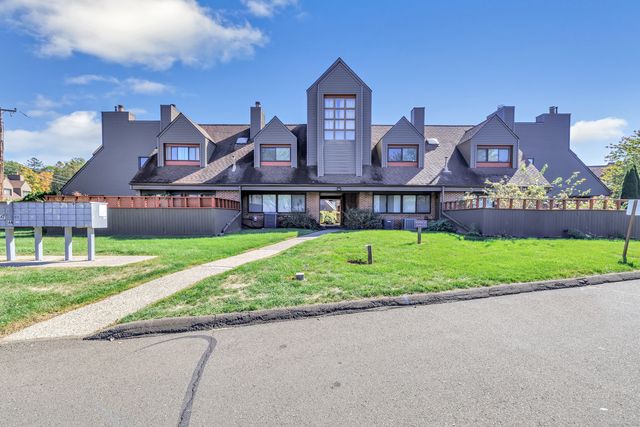 22 Montoya Drive 2, Branford, CT 06405