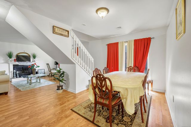 22 Montoya Drive 2, Branford, CT 06405