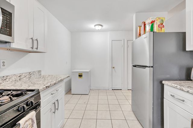 22 Montoya Drive 2, Branford, CT 06405