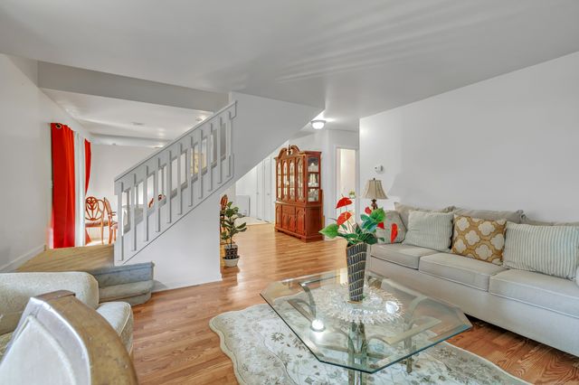 22 Montoya Drive 2, Branford, CT 06405