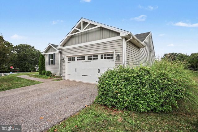3190 FOX RIDGE EAST DR, Dover, PA 17315