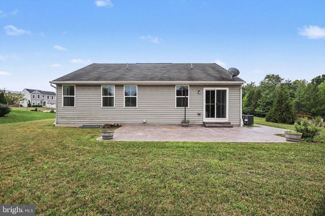 3190 FOX RIDGE EAST DR, Dover, PA 17315