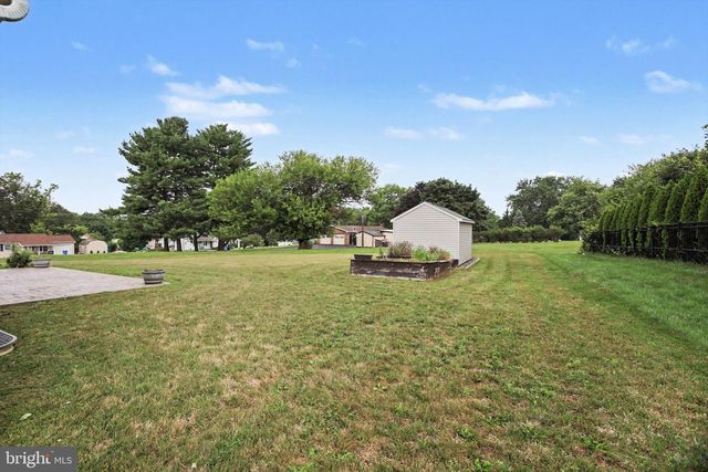 3190 FOX RIDGE EAST DR, Dover, PA 17315