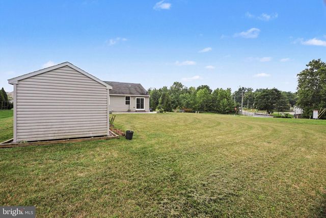 3190 FOX RIDGE EAST DR, Dover, PA 17315