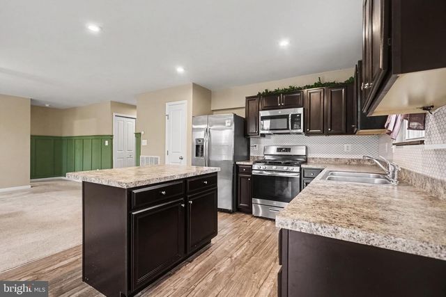 3190 FOX RIDGE EAST DR, Dover, PA 17315