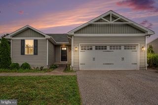 3190 FOX RIDGE EAST DR, Dover, PA 17315