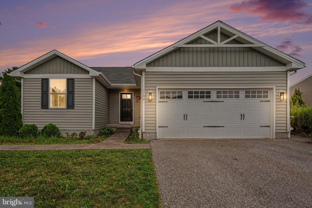 3190 FOX RIDGE EAST DR, Dover, PA 17315