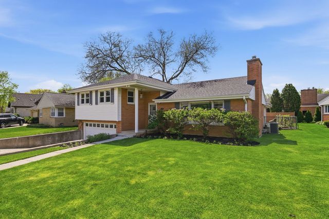 389 Michael John Drive, Park Ridge, IL 60068