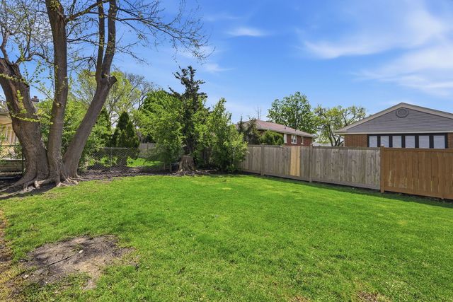 389 Michael John Drive, Park Ridge, IL 60068