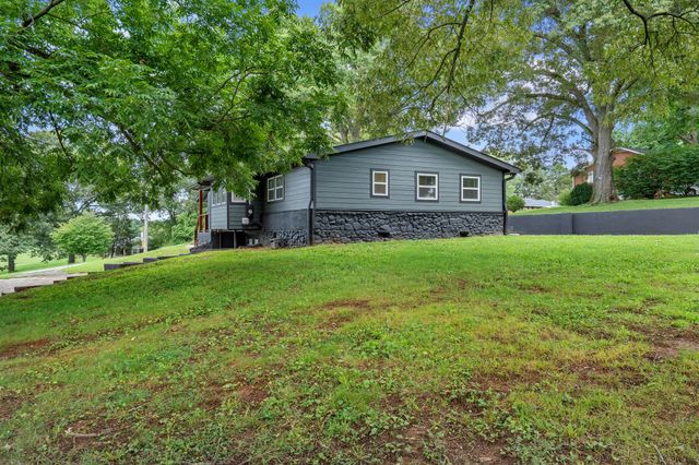 102 Oak Park, Winchester, TN 37398