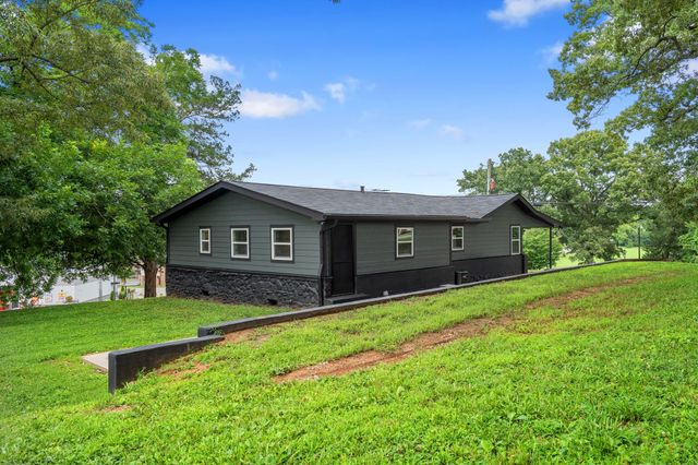 102 Oak Park, Winchester, TN 37398