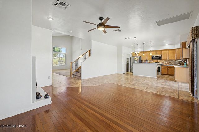 8273 N Amber Burst Drive, Tucson, AZ 85745