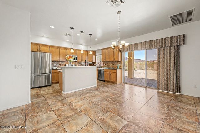 8273 N Amber Burst Drive, Tucson, AZ 85745