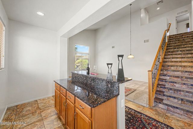 8273 N Amber Burst Drive, Tucson, AZ 85745