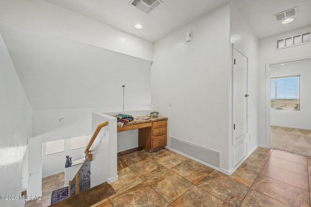 8273 N Amber Burst Drive, Tucson, AZ 85745