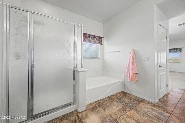 8273 N Amber Burst Drive, Tucson, AZ 85745