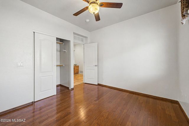 8273 N Amber Burst Drive, Tucson, AZ 85745