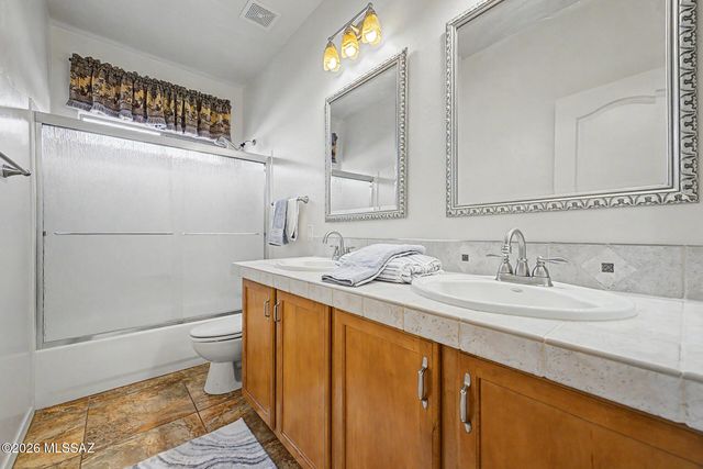 8273 N Amber Burst Drive, Tucson, AZ 85745