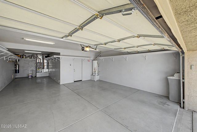 8273 N Amber Burst Drive, Tucson, AZ 85745
