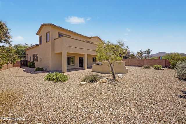 8273 N Amber Burst Drive, Tucson, AZ 85745