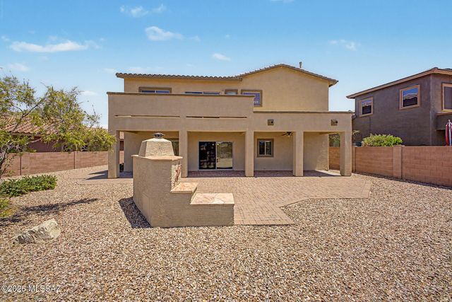 8273 N Amber Burst Drive, Tucson, AZ 85745