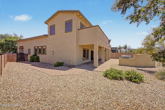 8273 N Amber Burst Drive, Tucson, AZ 85745