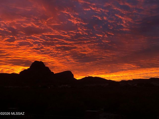 8273 N Amber Burst Drive, Tucson, AZ 85745