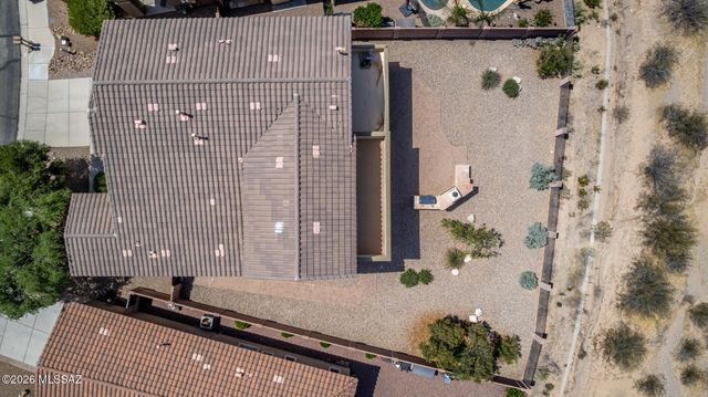 8273 N Amber Burst Drive, Tucson, AZ 85745