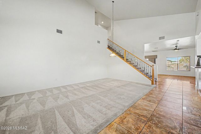 8273 N Amber Burst Drive, Tucson, AZ 85745