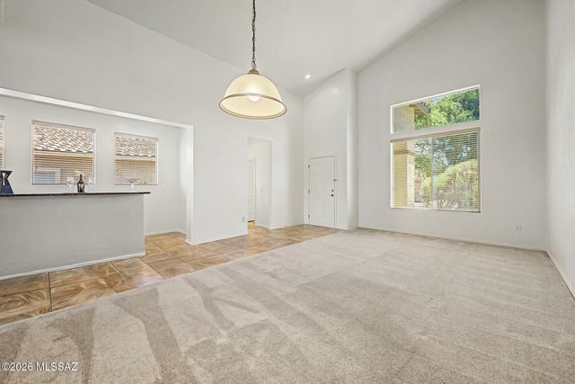 8273 N Amber Burst Drive, Tucson, AZ 85745