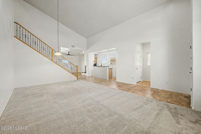 8273 N Amber Burst Drive, Tucson, AZ 85745