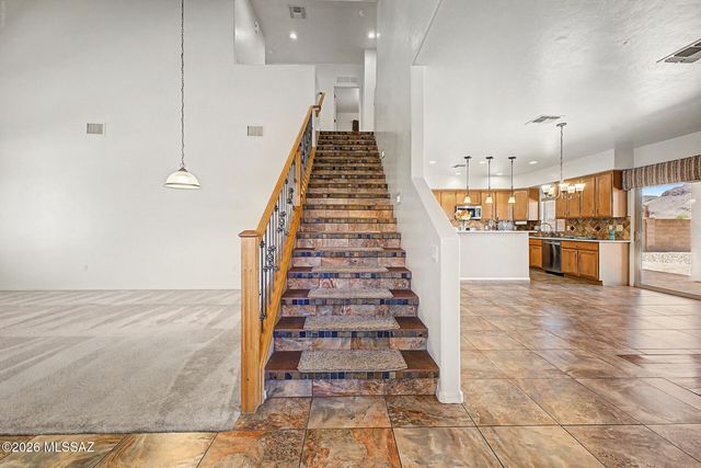8273 N Amber Burst Drive, Tucson, AZ 85745
