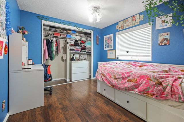 901 Quail Oaks Rd, Valley Springs, CA 95252