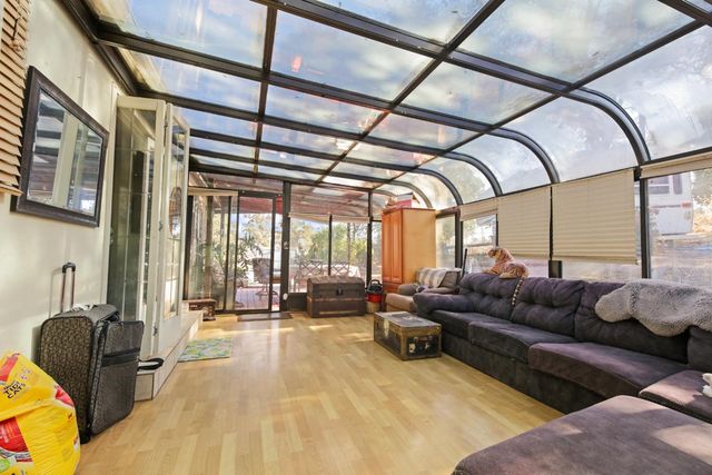 901 Quail Oaks Rd, Valley Springs, CA 95252