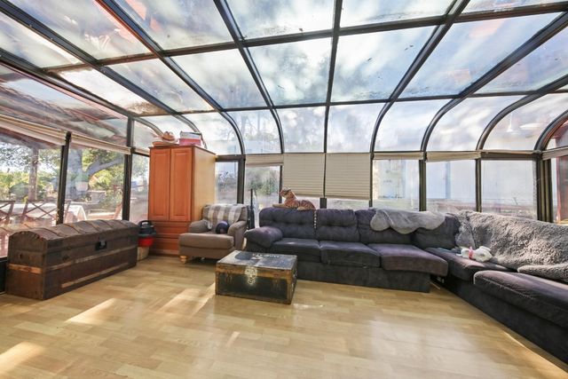 901 Quail Oaks Rd, Valley Springs, CA 95252