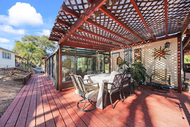 901 Quail Oaks Rd, Valley Springs, CA 95252